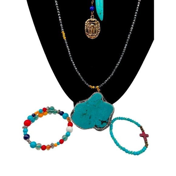 Boho Chic Faux Turquoise Statement Necklace & Bracelet Set - Picture 2 of 9